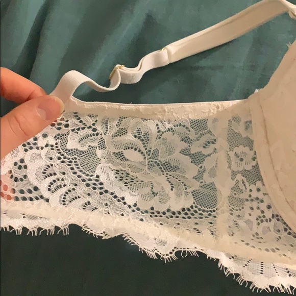 White lace bra - Picture 2 of 6